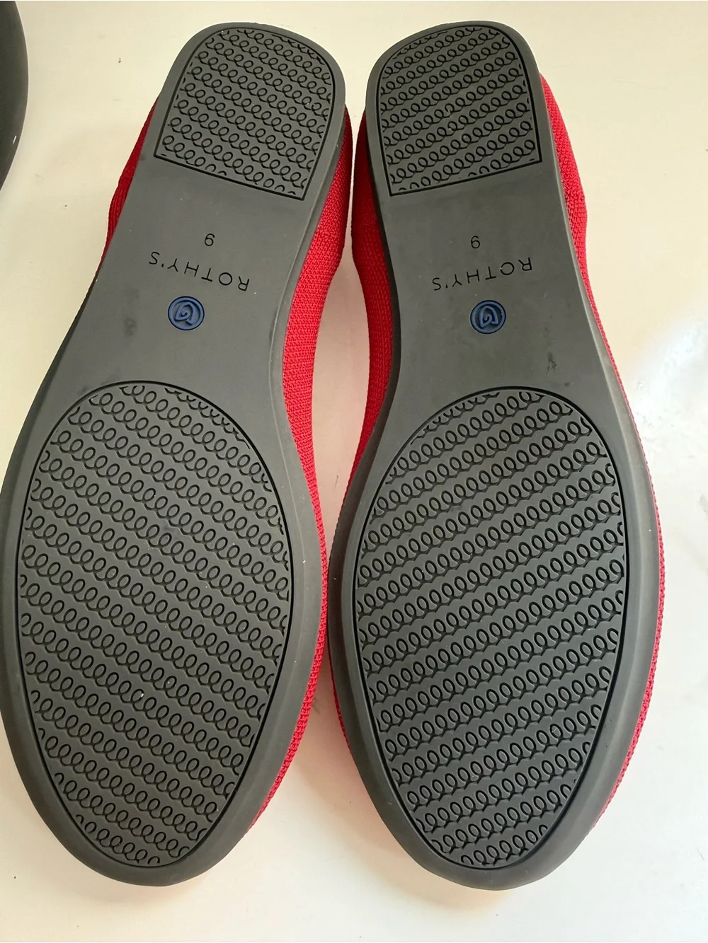 Rothy's Red size 9 Knit Pointed-Toe Flats with Blue Trim